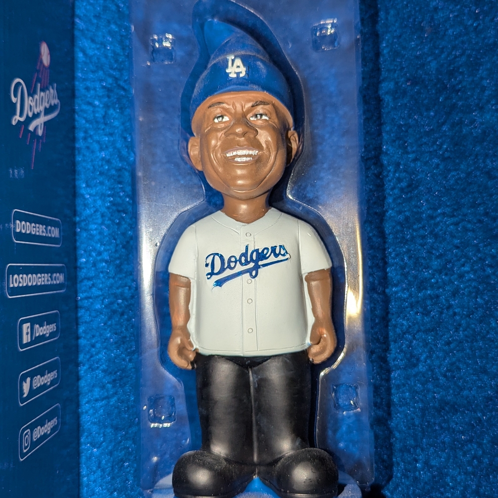 Dodgers Magic Johnson Bobblehead - Picture 2 of 5